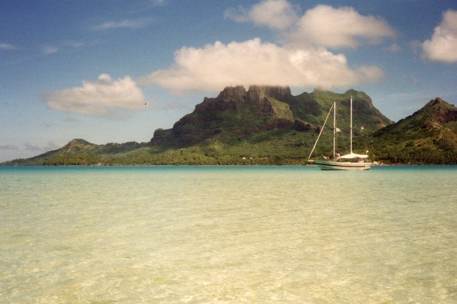 Ilboued mouillé à Bora Bora